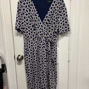 Liz Claiborne Navy and White Patterned Short Sleeve Dress